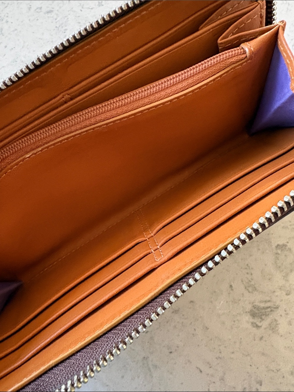 Coach Chelsea Brown Pebbled Leather Credit Card Bill Coin Zip Around Wallet VG+ - Picture 8 of 10
